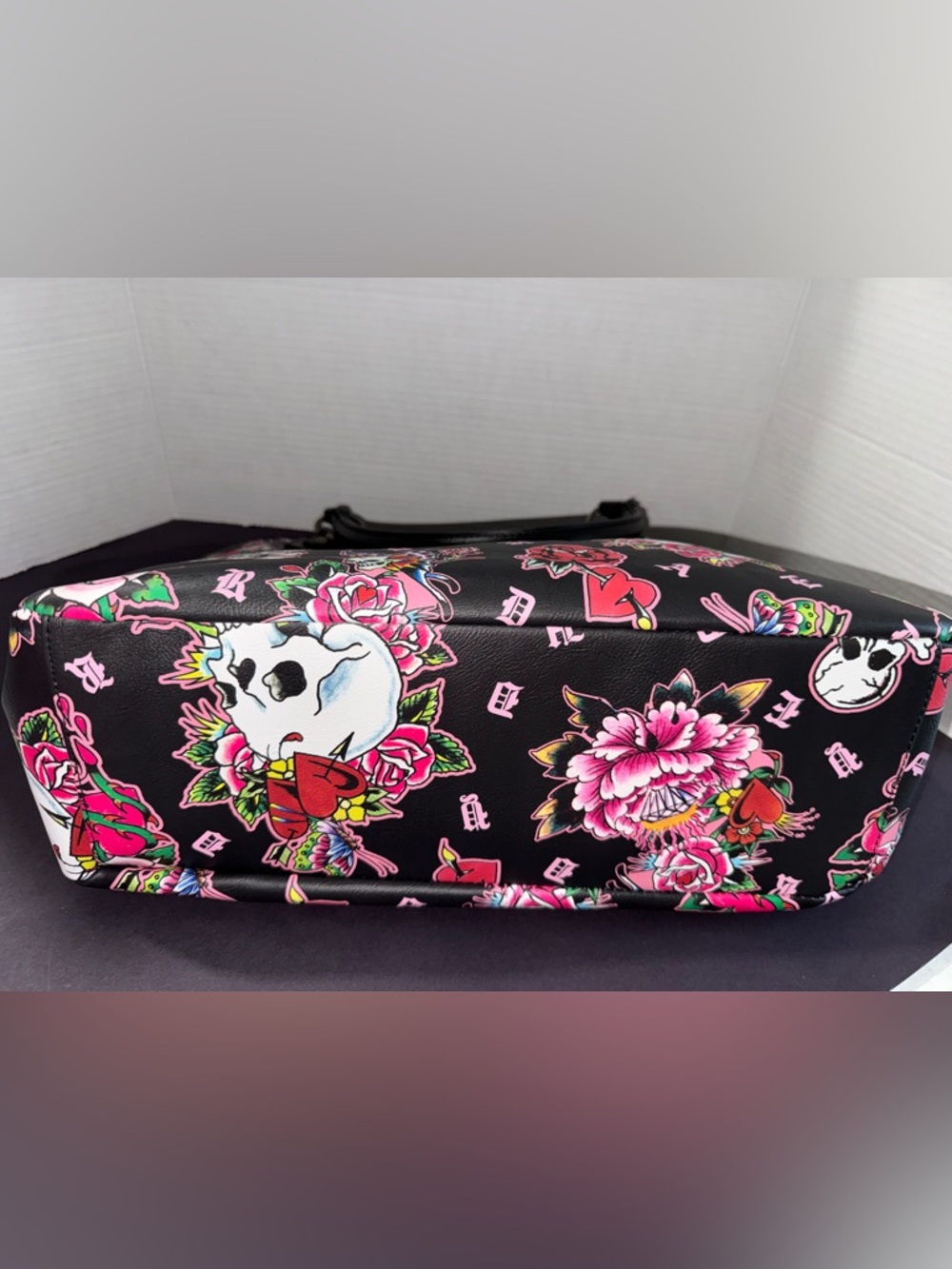 Ed Hardy Black Floral Skull Tote Bag - Pink Accents BNWT - Picture 11 of 11